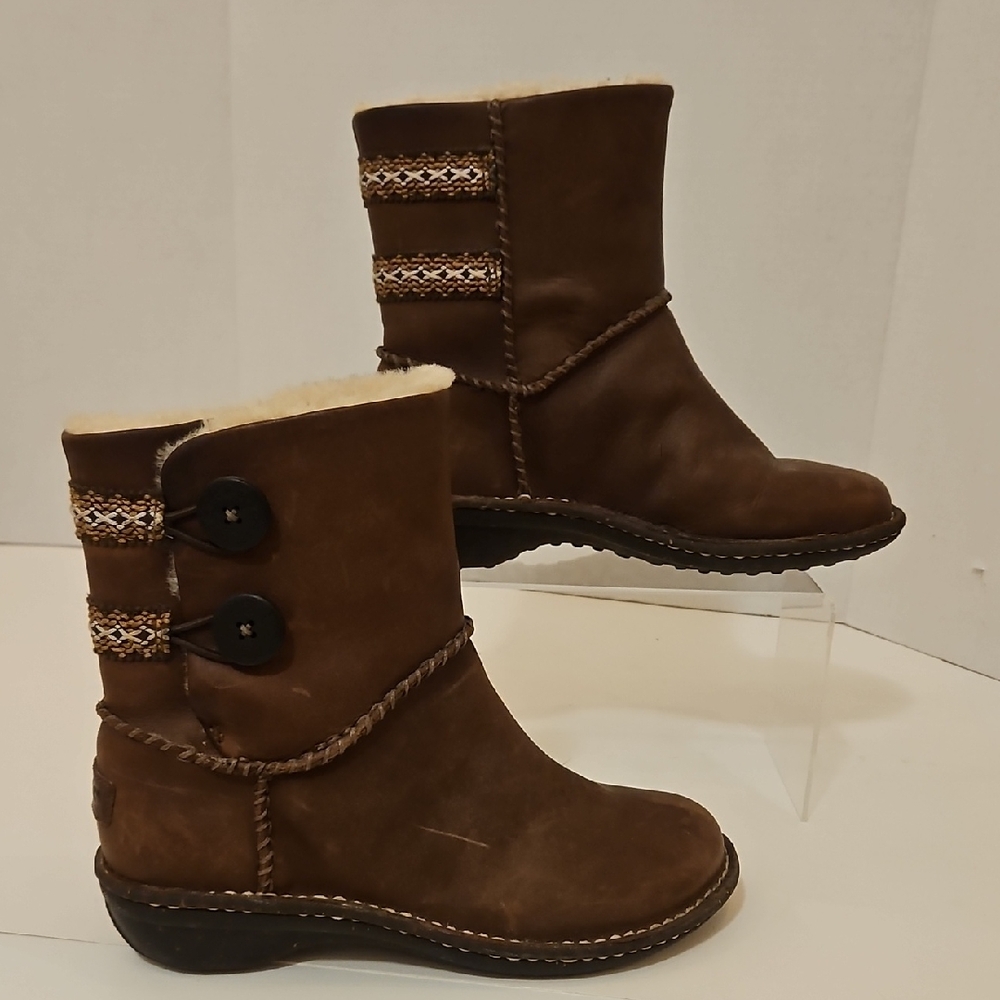 Uggs Size 7 Brown boots With Button Closures